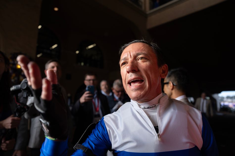 'A race against time' for Frankie Dettori to make riding return in Leger Legends as retired star recovers from car crash