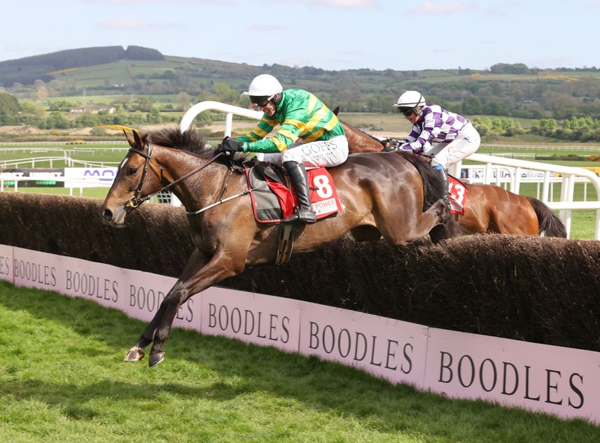 Two leading Hunters' Chase hopefuls bid to boost their Cheltenham ...