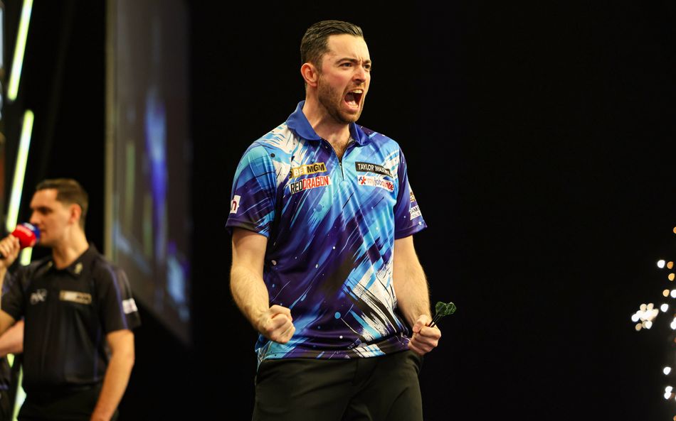 Monday's Betfred World Matchplay darts predictions, day three betting tips and odds