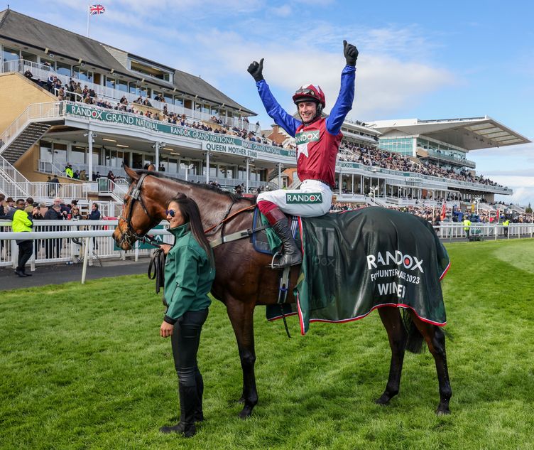 Famous name on Foxhunters' roll of honour again after Clermont cruises