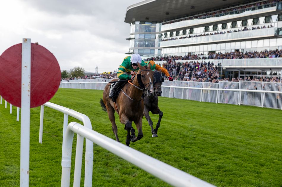 Tick Racing Can course specialist Neveradullmoment defy a substantial weight rise ...