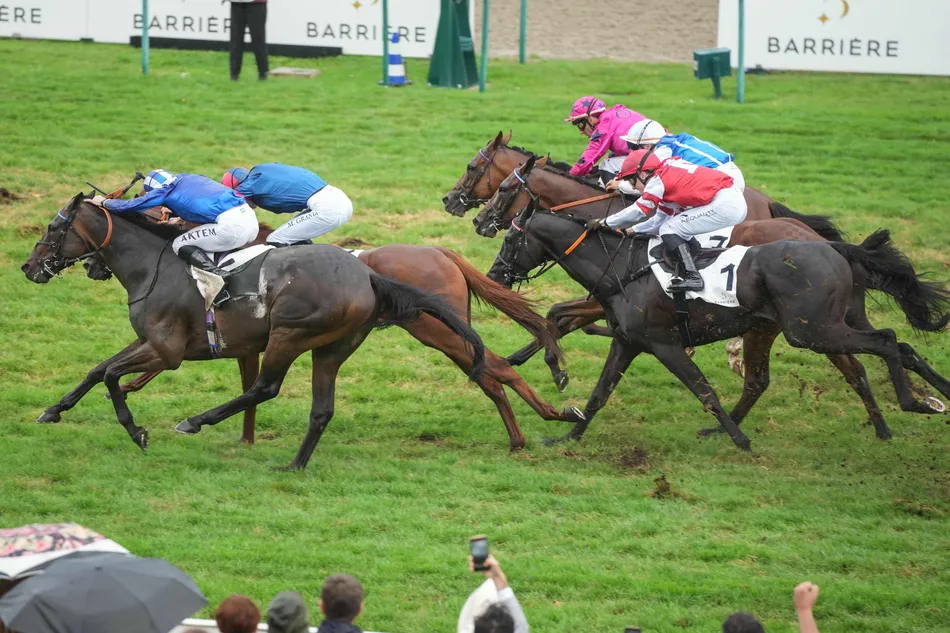 Plane problems for connections fail to stop Al Aasy as nine-year-old flies home for his biggest success in Group 2