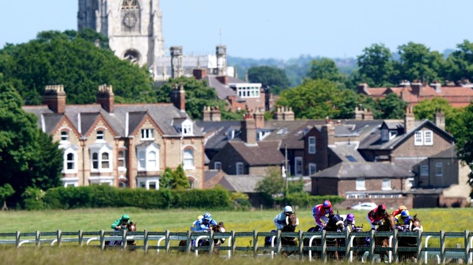 Beverley evening card cut short after hole emerges at seven-furlong start
