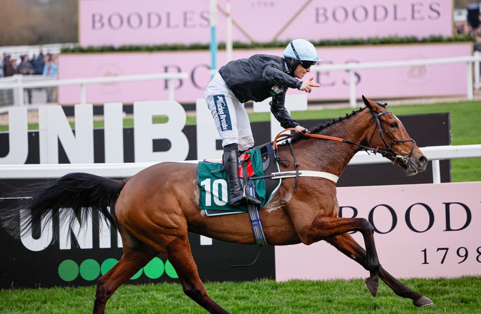 ‘He beat his brother to it’ – James Bowen lands a memorable first festival winner on Holloway Queen