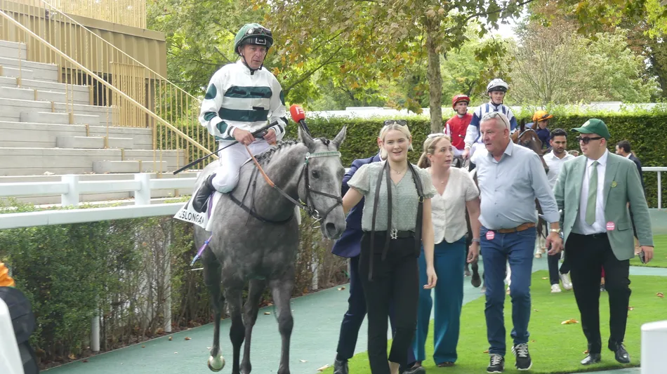 'Very special' Naana's Shadow books Abbaye date with blistering trial success to give Katie Scott a first Group win