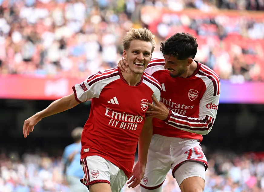 Champions Arsenal cut for Premier League title after Community Shield rout